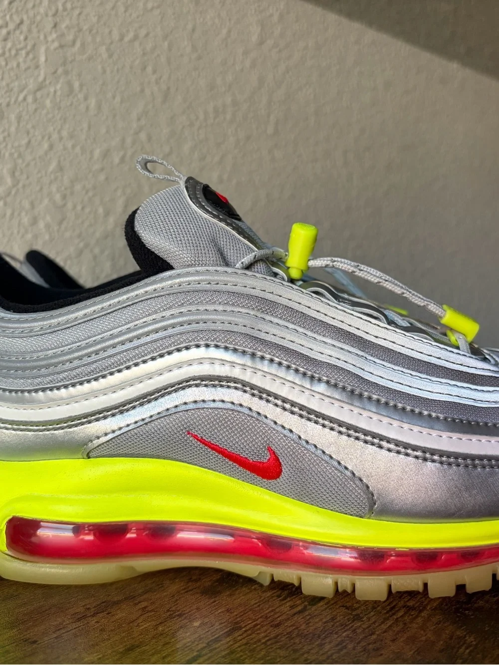 Nike Big Kids 7Y / Men’s 7 / Women’s 8.5 Air Max 97 RFT GS Silver Volt Red